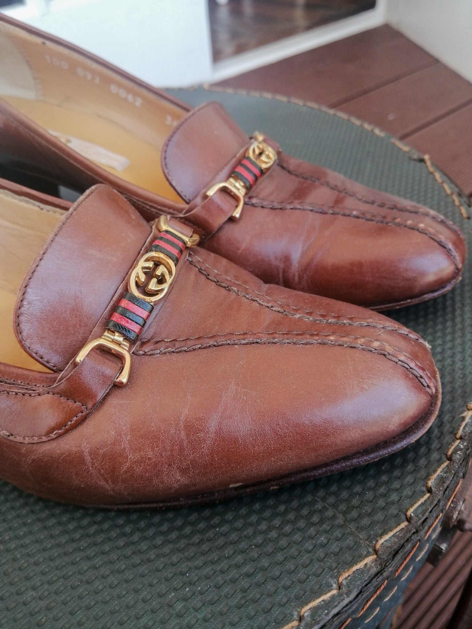 Brown leather vintage Gucci block heel pumps